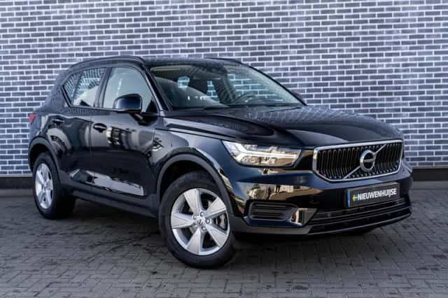 Volvo XC40 (2020) thumbnail 3