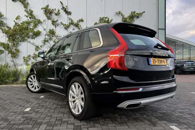 Volvo XC90 (2019) thumbnail 3