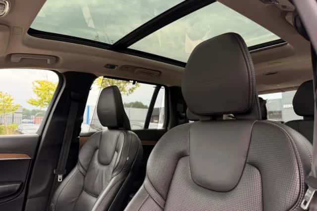 Volvo XC90 (2019) thumbnail 4