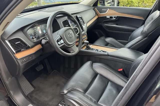 Volvo XC90 (2019) thumbnail 5