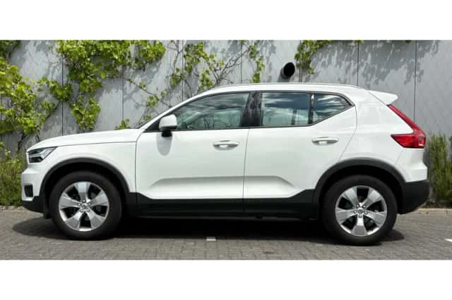 Volvo XC40 (2021) thumbnail 2