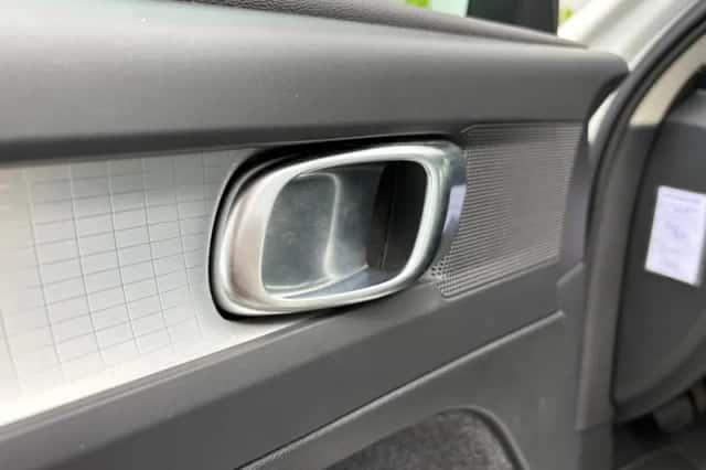 Volvo XC40 (2021) thumbnail 6