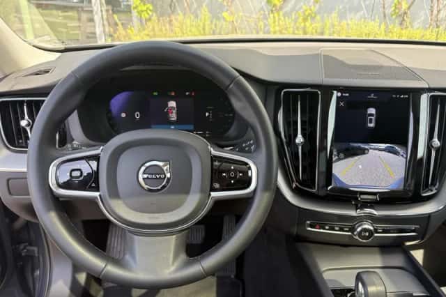 Volvo XC60 (2023) thumbnail 4