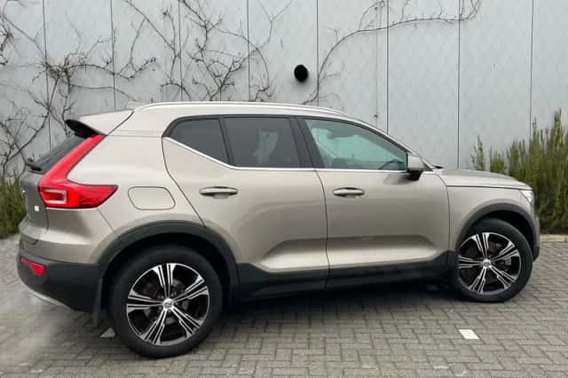 Volvo XC40 (2021) thumbnail 3