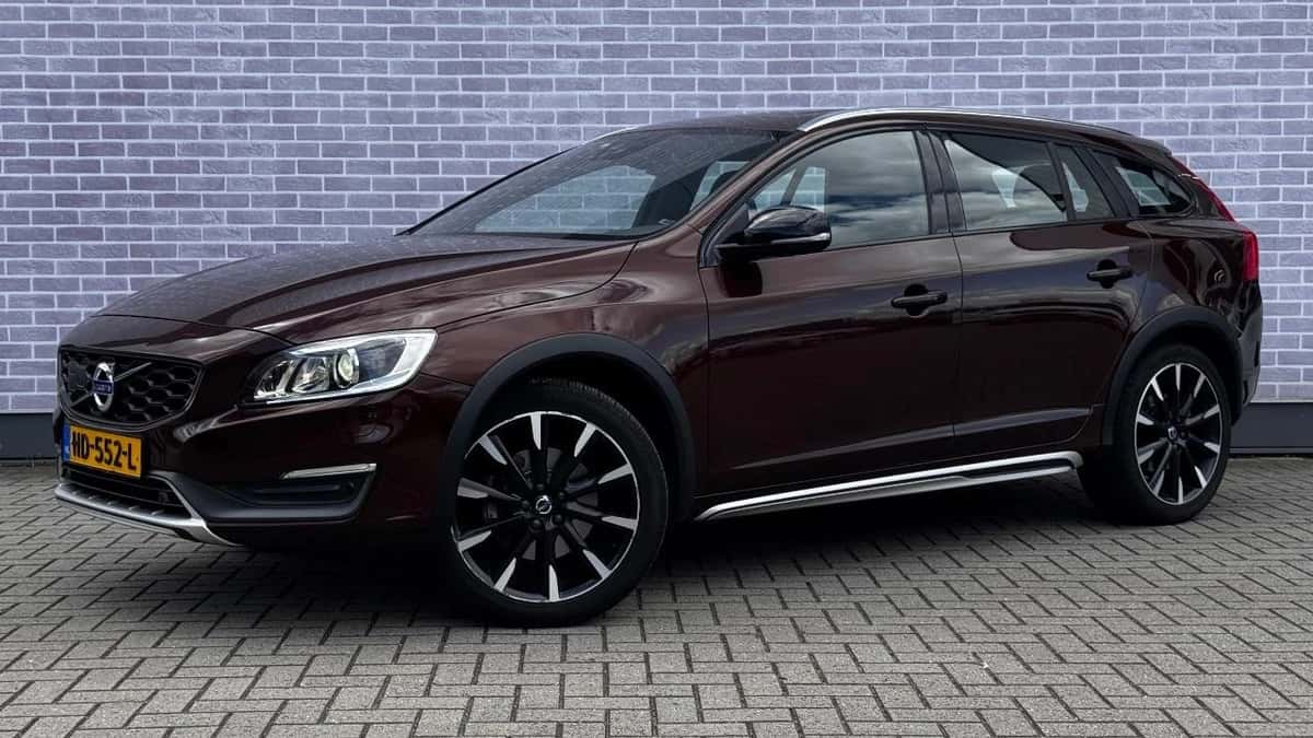 Volvo V60 (2015) — foto 1