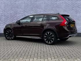 Volvo V60 (2015) thumbnail 4