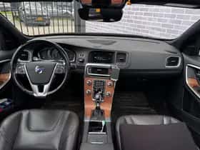 Volvo V60 (2015) thumbnail 5