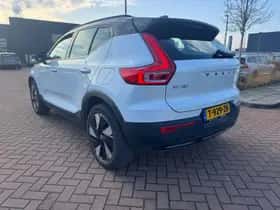 Volvo XC40 thumbnail 3