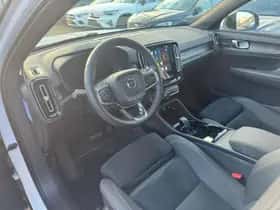 Volvo XC40 thumbnail 4