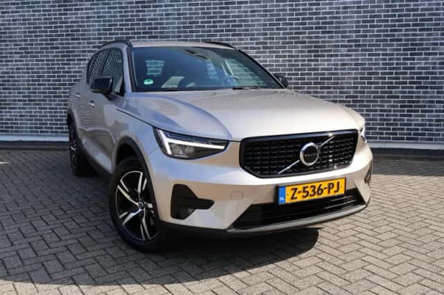 Volvo XC40 (2024) thumbnail 2