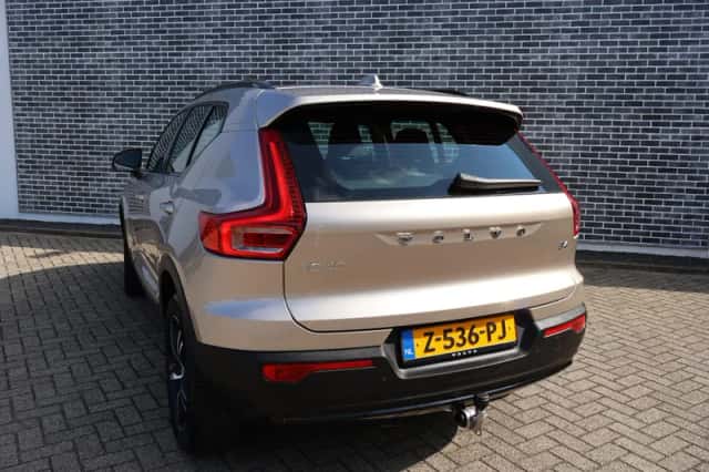 Volvo XC40 (2024) thumbnail 4