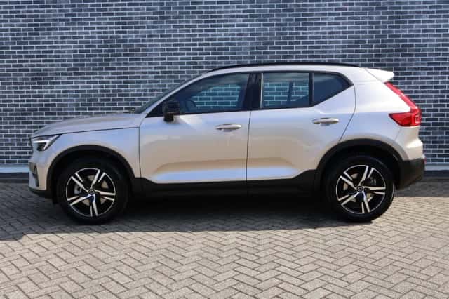 Volvo XC40 (2024) thumbnail 6