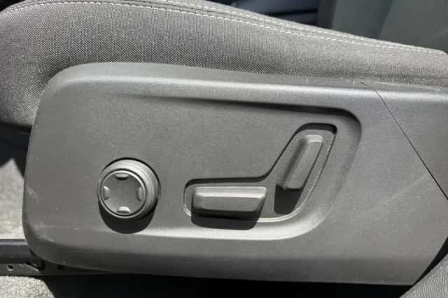 Volvo XC40 (2023) thumbnail 6
