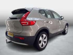 Volvo XC40 thumbnail 3