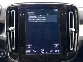 Volvo XC40 thumbnail 4