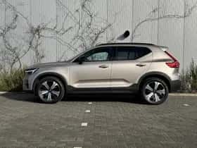 Volvo XC40 thumbnail 2