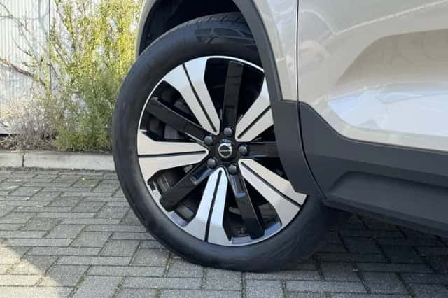 Volvo XC40 (2022) thumbnail 4