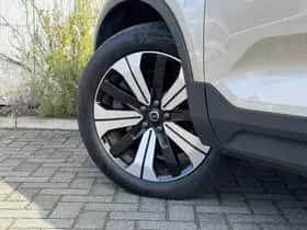 Volvo XC40 thumbnail 4