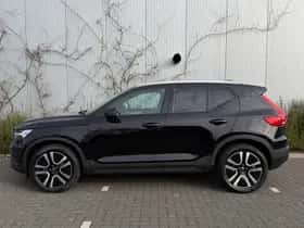 Volvo XC40 thumbnail 2