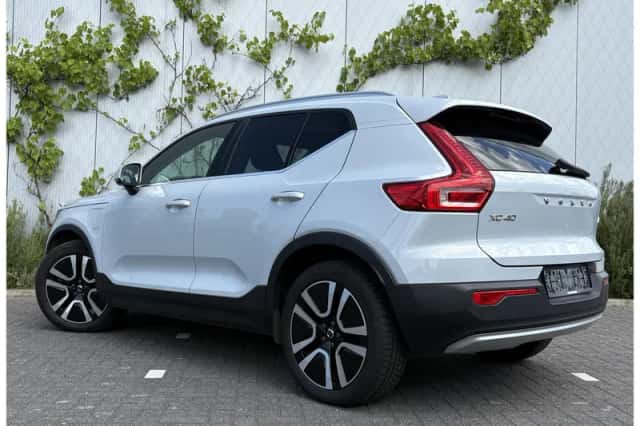 Volvo XC40 (2021) thumbnail 3