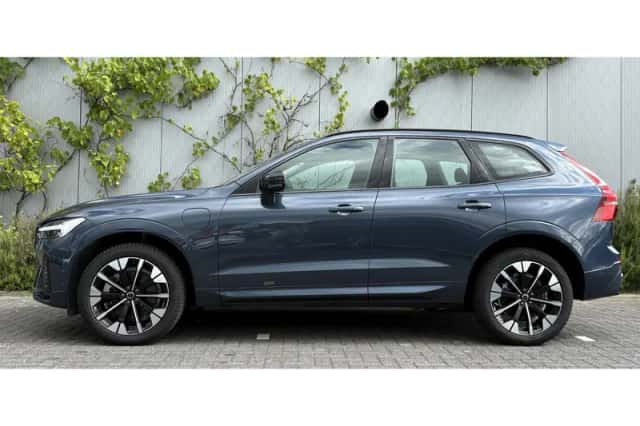 Volvo XC60 (2025) thumbnail 2