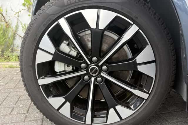 Volvo XC60 (2025) thumbnail 4