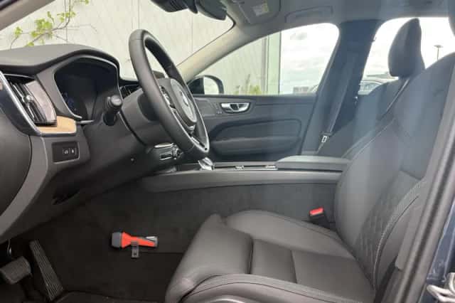 Volvo XC60 (2025) thumbnail 5