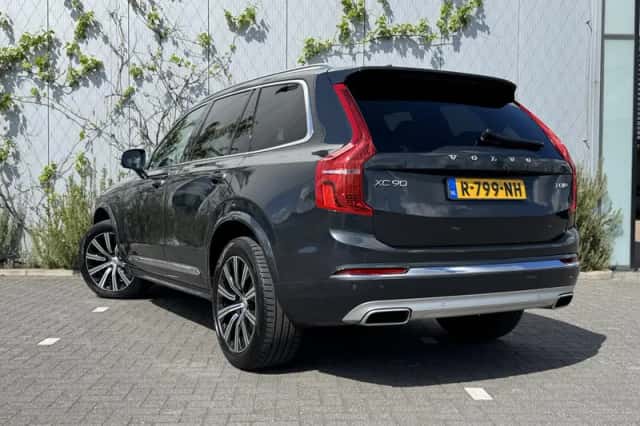 Volvo XC90 (2020) thumbnail 3