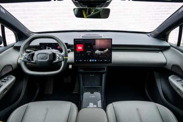 Lynk & Co 02 (2026) thumbnail 5