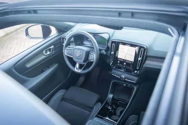 Volvo EX40 (2026) thumbnail 5