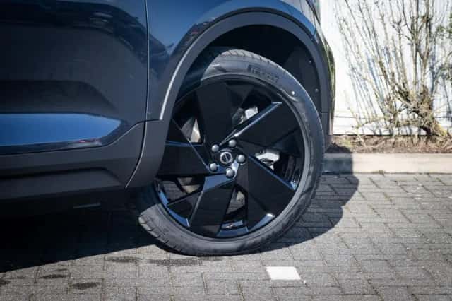 Volvo EX40 (2026) thumbnail 6