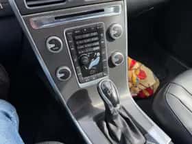 Volvo XC60 thumbnail 8