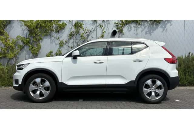 Volvo XC40 (2020) thumbnail 2