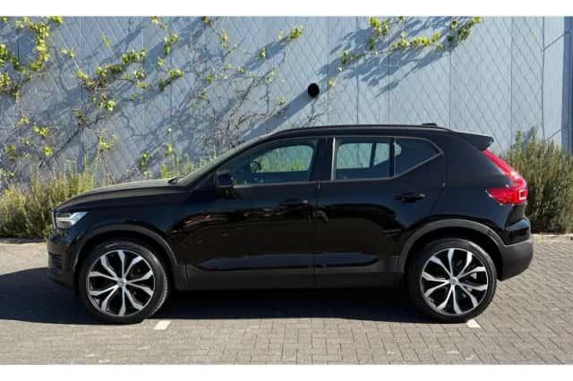 Volvo XC40 (2018) thumbnail 2
