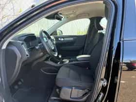 Volvo XC40 thumbnail 6