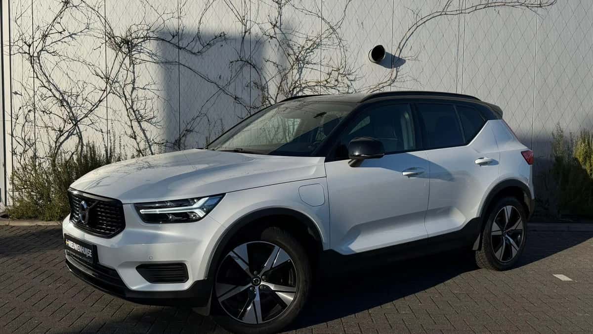Volvo XC40 — foto 1