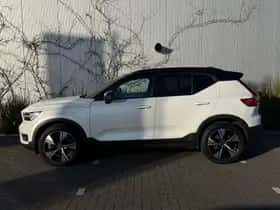 Volvo XC40 thumbnail 2
