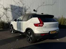 Volvo XC40 thumbnail 3