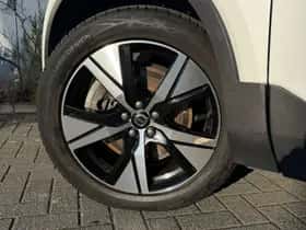 Volvo XC40 thumbnail 4
