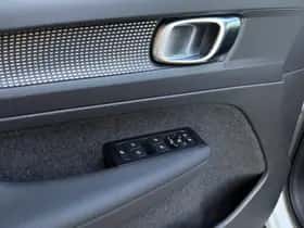 Volvo XC40 thumbnail 9