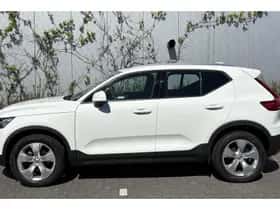 Volvo XC40 thumbnail 2