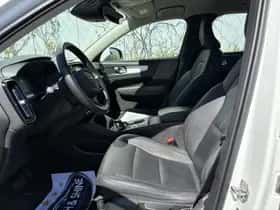 Volvo XC40 thumbnail 5