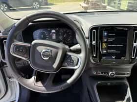 Volvo XC40 thumbnail 6