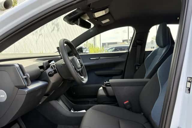Volvo EX30 (2026) thumbnail 5