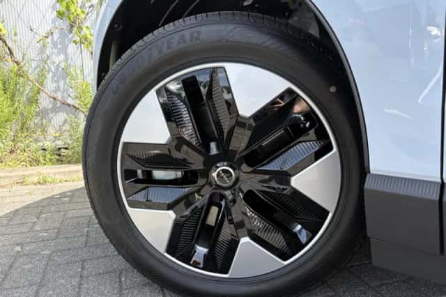 Volvo EX30 (2026) thumbnail 6