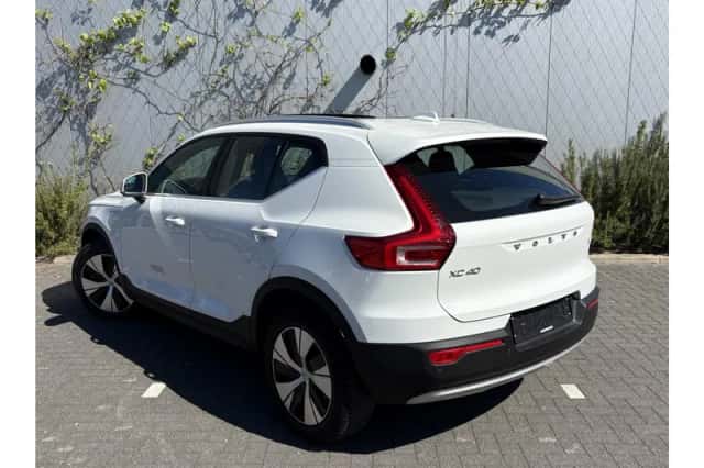 Volvo XC40 (2021) thumbnail 3