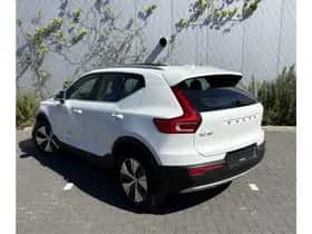 Volvo XC40 thumbnail 3