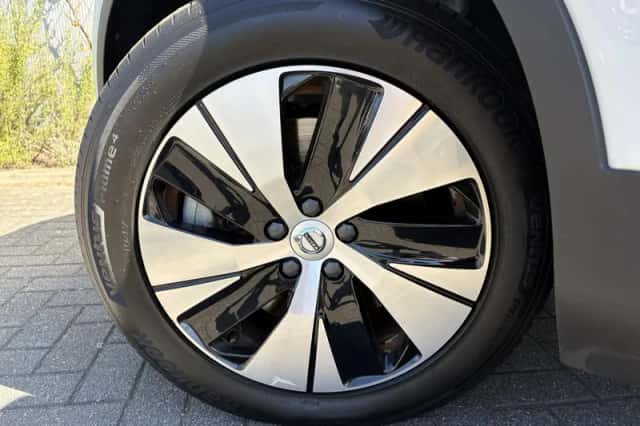 Volvo XC40 (2021) thumbnail 4