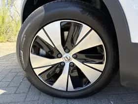 Volvo XC40 thumbnail 4