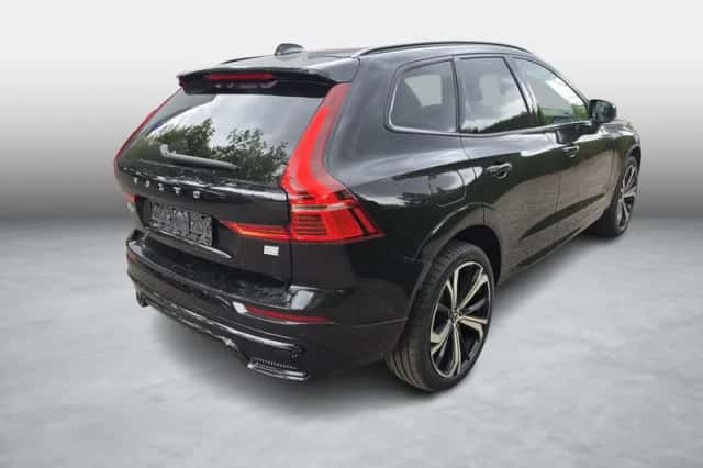 Volvo XC60 (2022) thumbnail 3